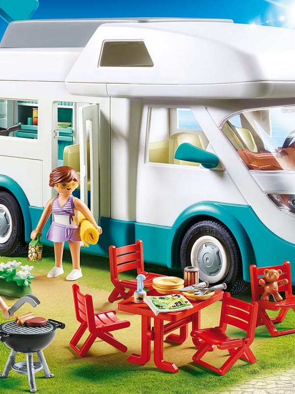 PLAYMOBIL Family Fun 70088 Family Motorhome & City Life 70281 Adventure  Playground with Climbing Wall, Tyre Swing and Slide, from 4 Years:  : Toys