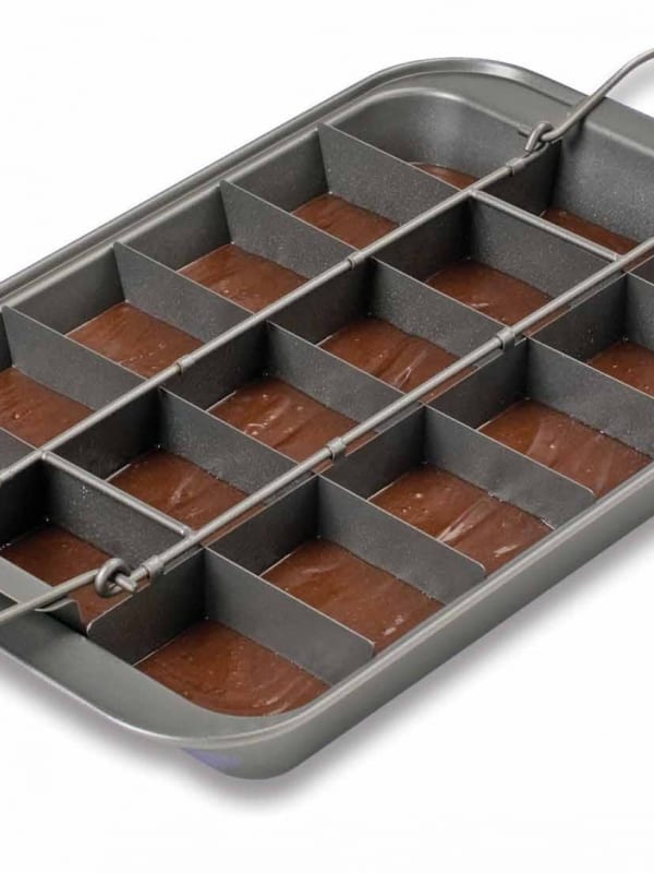 Chicago Metallic brownie pan set