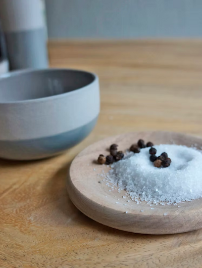 Vino Apero dip bowl by Räder Design, colored stoneware with glazed finish and acacia wood lid