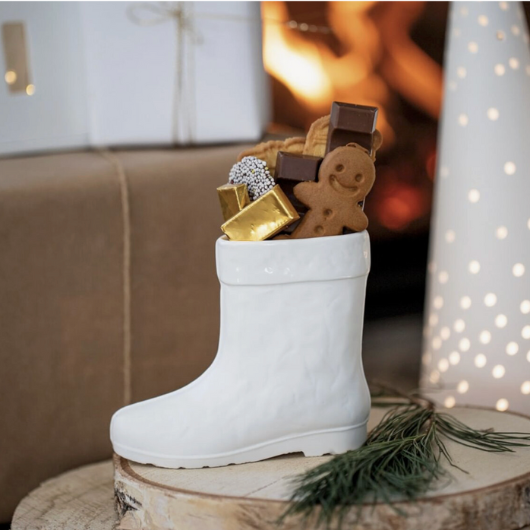 Räder Porcelain Boot, Christmas decoration in fine porcelain, 12x4.5x10cm, perfect for fireplace, windowsill, or festive display.