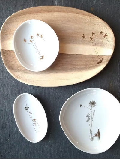 Räder Wonderland Tray – Small, wooden tray with engraved flock of birds carrying a child, 20.5x14.5x1cm, decorative or seasonal use.