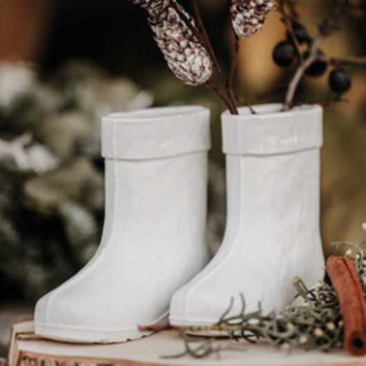 Räder Porcelain Boot, Christmas decoration in fine porcelain, 12x4.5x10cm, perfect for fireplace, windowsill, or festive display.
