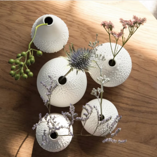 Räder small white beaded porcelain vase, 5×6 cm, with part-glazed matte finish and minimalist design.