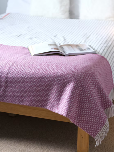 Sand Cornwall Mulberry Diamond 100% new wool blanket throw with twisted tassels.