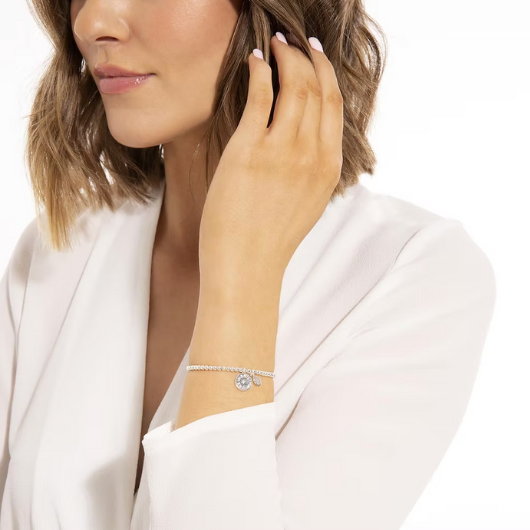 Joma Jewellery A Little One In A Million silver-plated bracelet with sparkling charm on sentiment card.