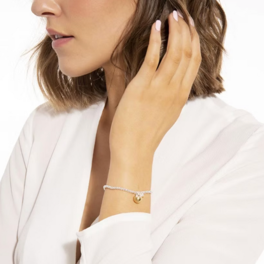 Joma Jewellery A Little Happy Hour silver-plated bracelet with charm on sentiment card.