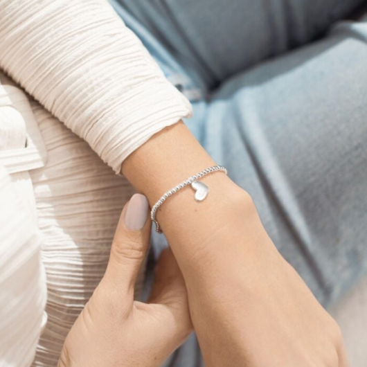 Joma Jewellery A Little Bridesmaid silver-plated bracelet with charm on sentiment card.